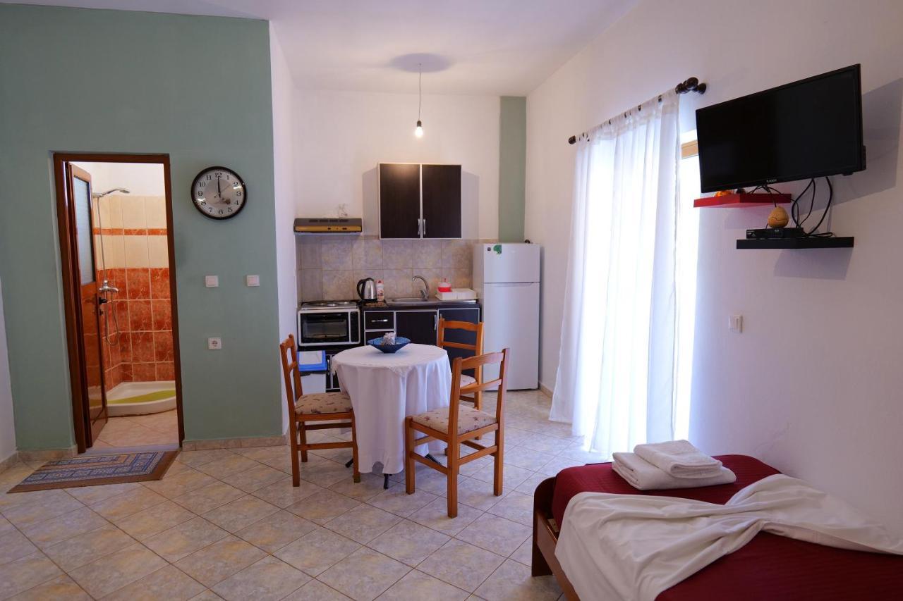 Villa Seventh Heaven Саранде Екстериор снимка