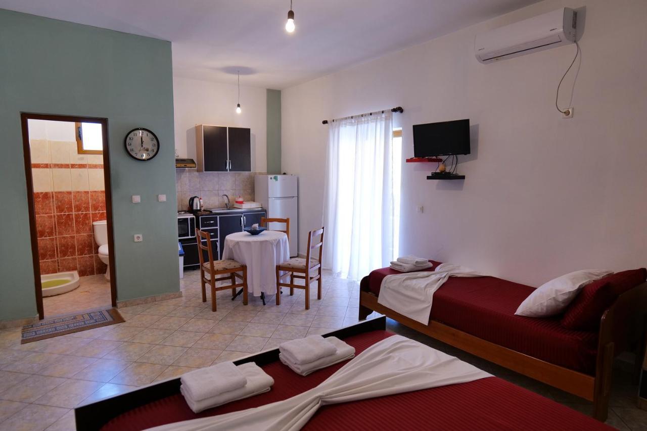 Villa Seventh Heaven Саранде Екстериор снимка